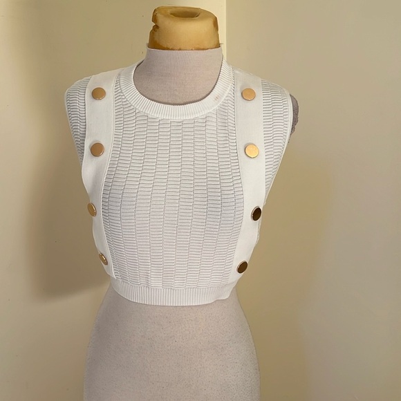 Zara Tops - New! Zara medium buttoned knit crop top.